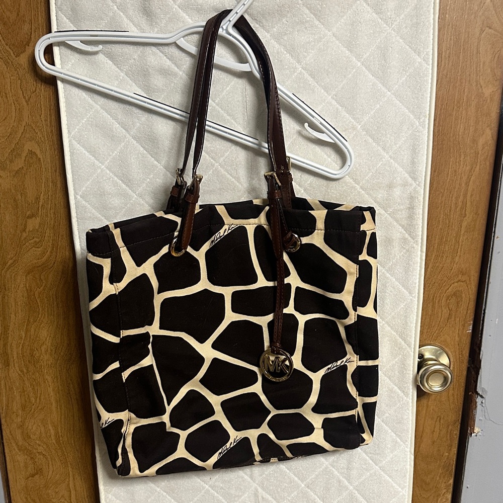 Michael Kors Giraffe Pattern Tote with Dark Brown Handles - Picture 1 of 5